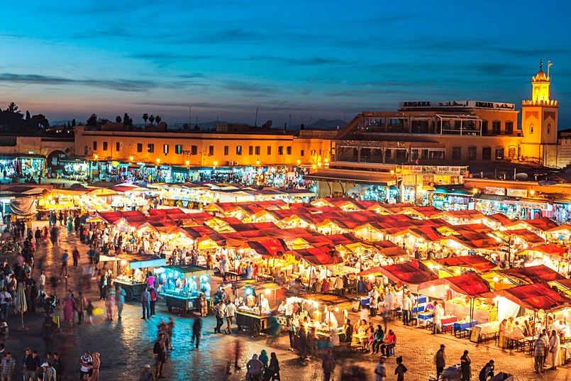 Jemaa el Fna: Marrakech's Vibrant Heartbeat Day and Night